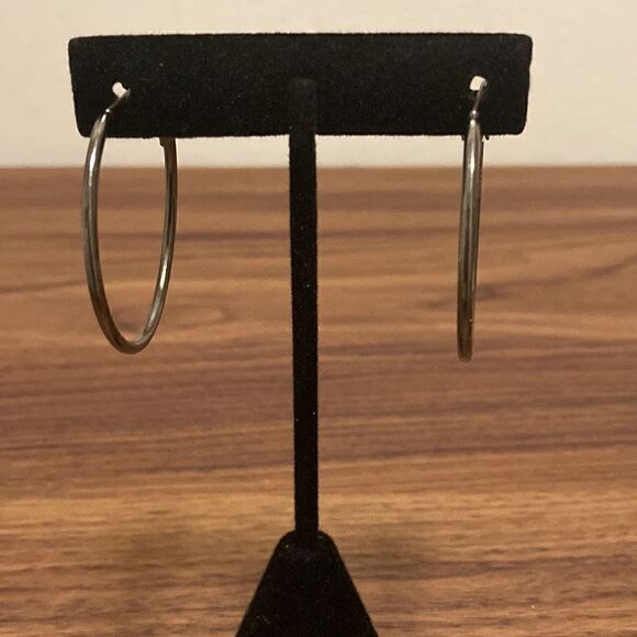 Set of 2 items. Glass Beaded Dual Layered Necklace & Matching Hoop Earrings. - Picture 4 of 5